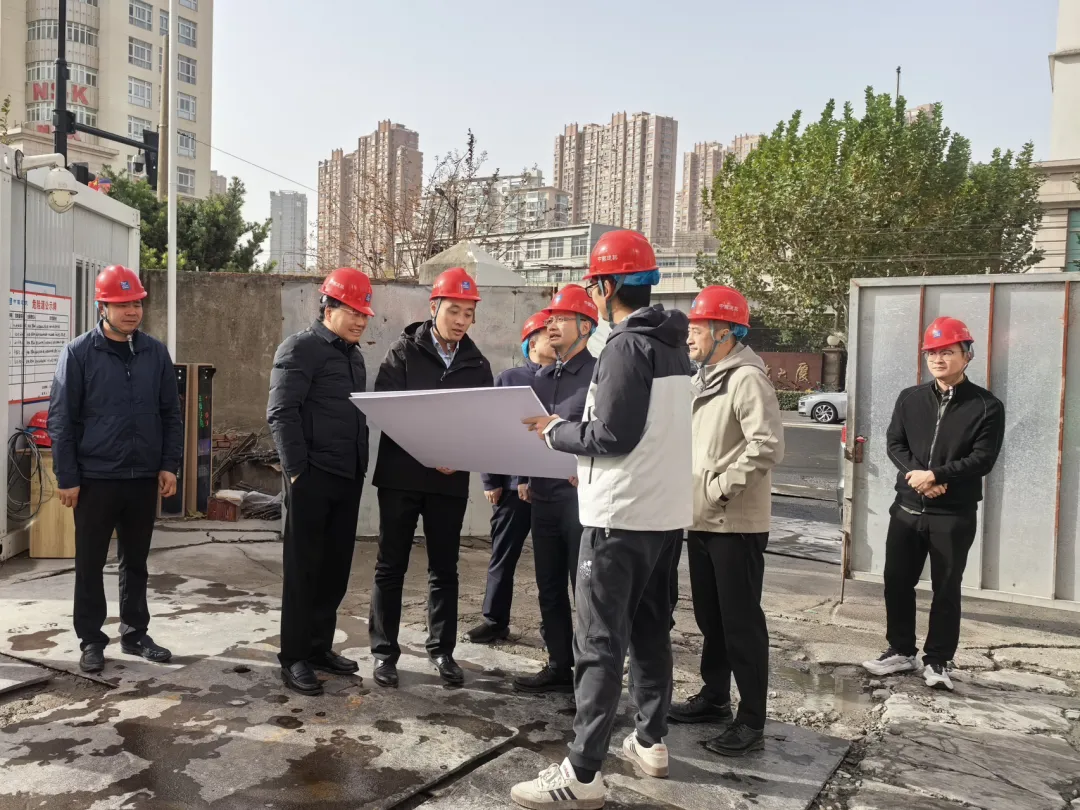 上海市绿化市容局副局长张立新赴静安区开展建筑垃圾全过程监管调研工作