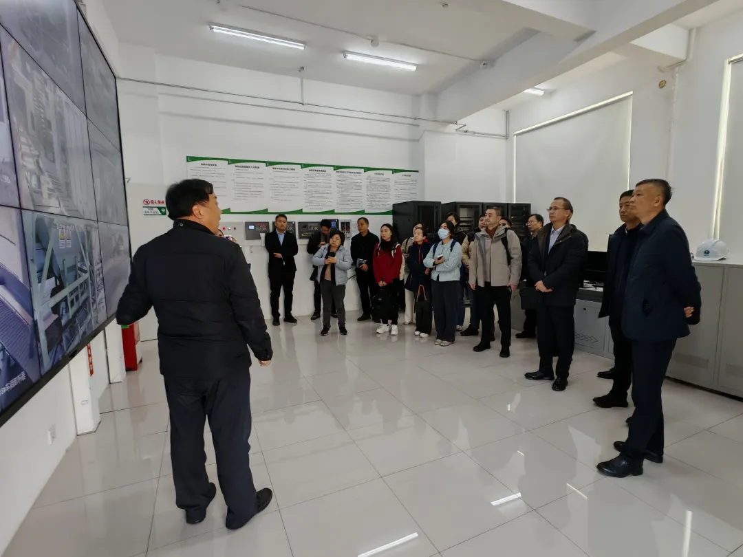 上海市绿化和市容管理局调研组参观考察海绿运公司建筑垃圾一体化处置业务