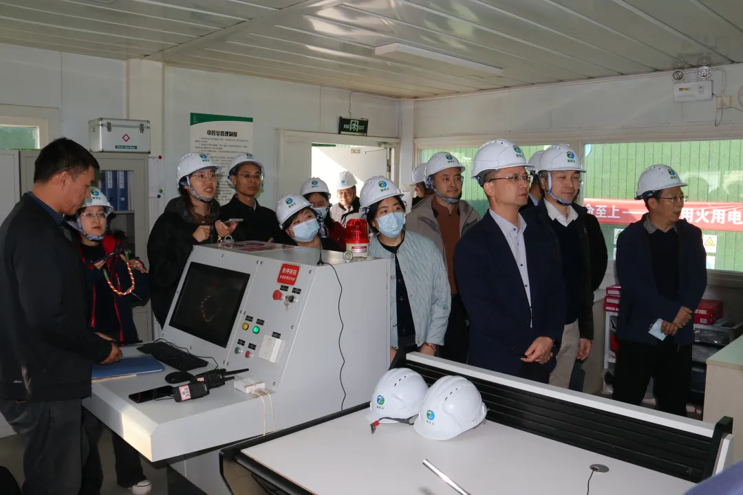 上海市绿化和市容管理局调研组参观考察海绿运公司建筑垃圾一体化处置业务