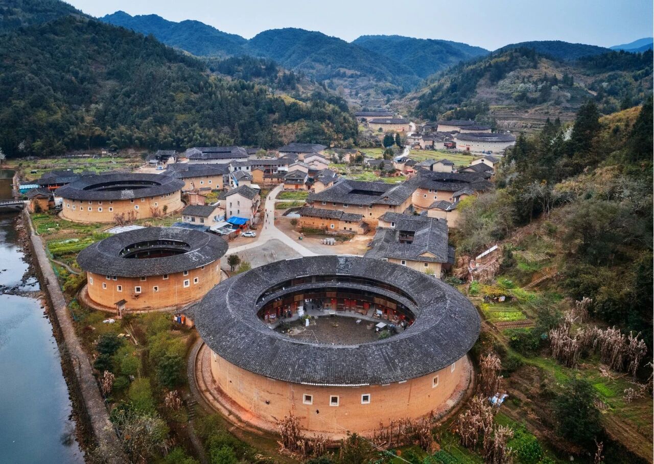 שҲ������̼����ͳ�����ǻ�չʾ��ɫ���ĵ��¿���